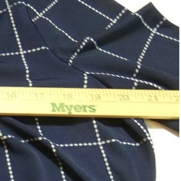 Liz Claiborne Career Women's Tunic Blouse Bell Sleeves Navy Pleated Business - Picture 6 of 8